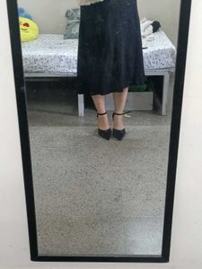 Elegant Black kitten toe heels