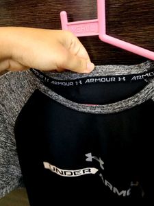 Under Armour Gym Tshirt Men!