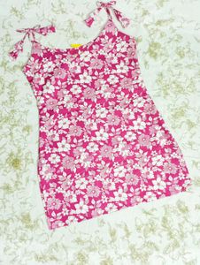 1 Sleeveless kurti in 4 different colours