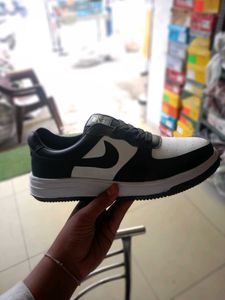 Black and White Fashion Sneakers