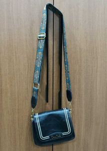 Diva Dale Sling Bag