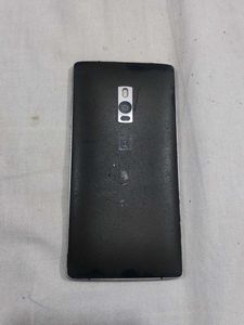One Plus 2 Mobile Good Working Condition Me He