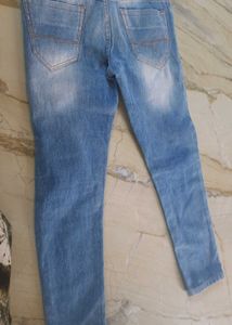 Size Issu 8-9 Year Boy 👖