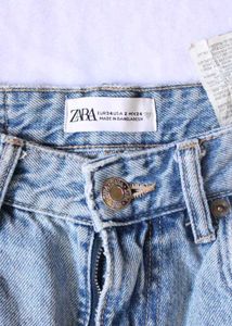 Zara Ripped Knee Light Wash Jeans