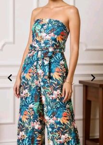 beautiful and colourful Tropical Print Jumpsuit 🛍