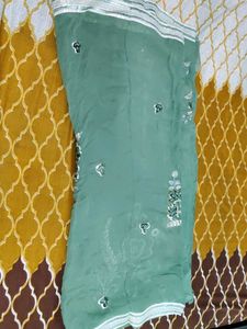 Embroidered Green Saree With Blouse Piece