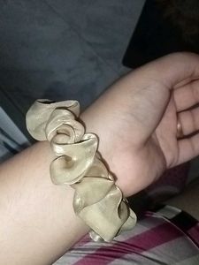 Zudio Scrunchie Watch