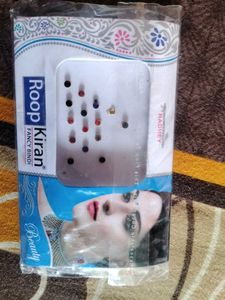 Bindis - Face Art