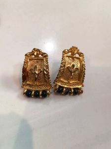 Gold Tone Necklace &amp; Earring Set