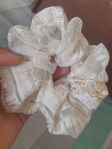 Set Of 1 Medium Size Hair Scrunchies