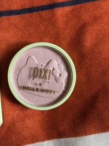 Pixi Hello Kitty Glow-y Powder