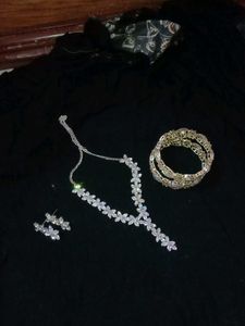 Stone Necklace With Earrings & Bangles