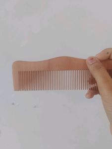 2 Wooden Comb With Scrunchie 🤍