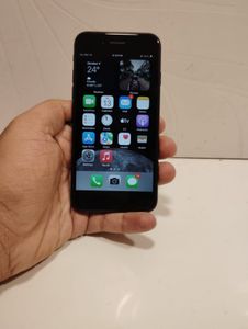 IPHONE SE 2 GENERATION GOOD CONDITION