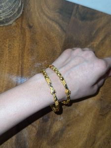 Gold Tone Bangle Set