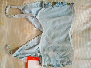 FULLY EMBROIDERED CORSET BRA FROM URBANIC