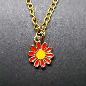 Daisy Pendant Necklace