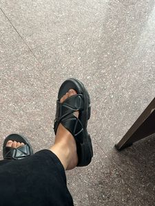 slippers