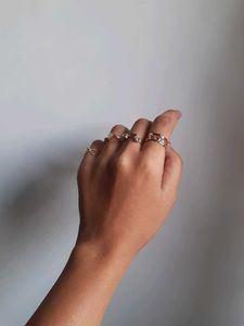 CHIC SET OF 6 RINGS