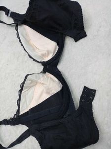 Pedded Black Bra 34, F Size
