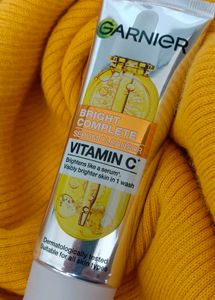 Garnier Vitamin C Facewash+ Sunscreen Spray