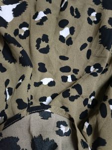 🇨🇦Reitmans Luxury Branded Full Sleeve Top