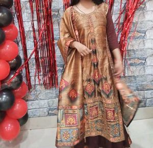 Elegant Embroidered Kurta Set