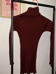Maroon Ribbed Turtleneck Top