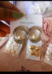 PACK OF 4 STUDS