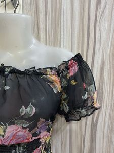 ⭕️B3G1⭕️ + 30 % Off On Combo❗️Sheer Crop Top