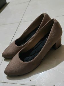 DENILL - Pointed Toe Black Pumps