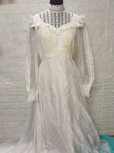 Lace Vintage Wedding Dress/ Gown