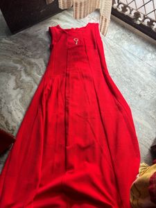Red Premium Gaun