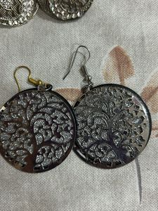 Earing Set Of 9 And Extra As Well