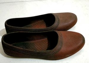Rubber Jutti
