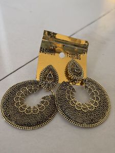 Golden oxide earrings