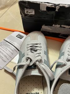Women Onitsuka Tiger Sneakers Size US 4