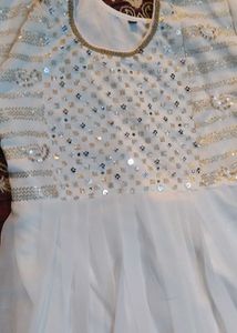 Elegant White Dress💝🕊️