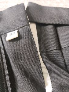 Paint Coat For Men Black Colour  ( This Coat Is From Australia  ) It Is Not Use