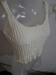 OFF WHITE CROP TOP