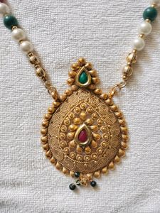 Jewellery Neckpiece With Earrings