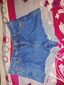 Frayed Hem Denim Shorts
