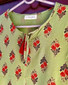 Elegant Green Printed Top