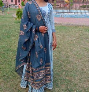 Gher Kurta With Dupatta