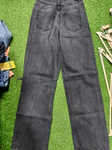 Staight Nee Cut Jeans For Girls