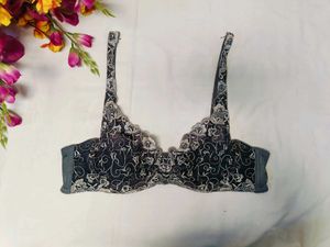 🇳🇿💫💗 Imported Elegant Black Lace Bra
