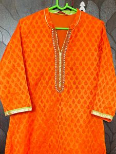 Embroidered straight kurta