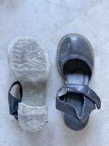 Vintage Style Black Sandals