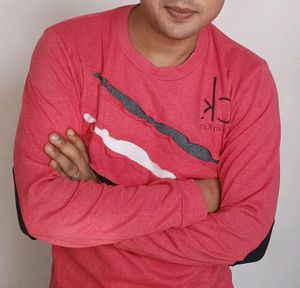 Stylish Calvin Klein T- Shirt (Free Surprize Gift)