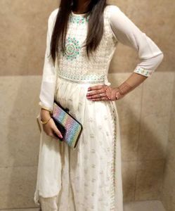 White Naira Pair